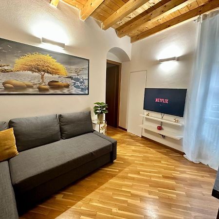 Stella Apartment Center Bergamo Bagian luar foto