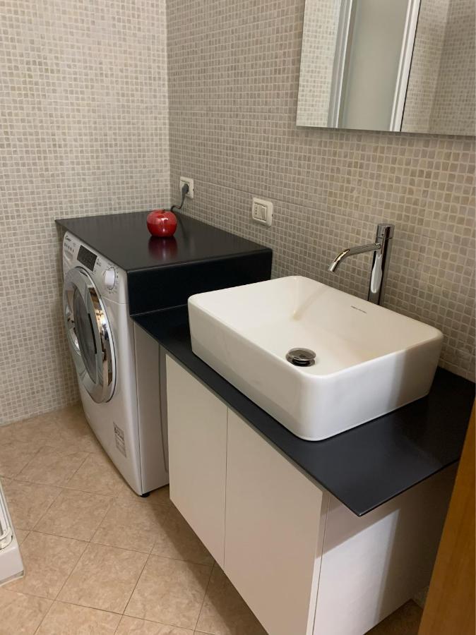 Stella Apartment Center Bergamo Bagian luar foto