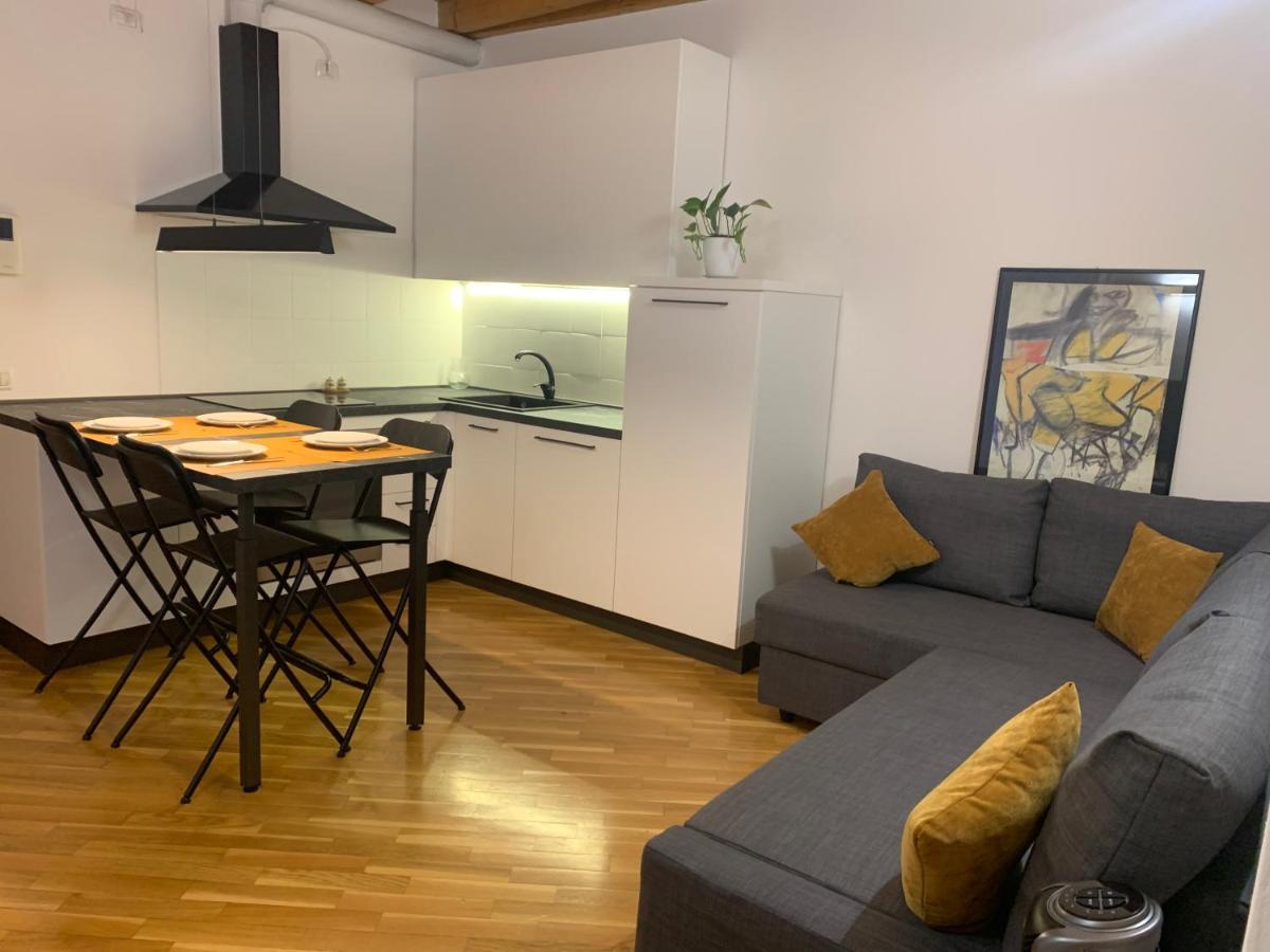 Stella Apartment Center Bergamo Bagian luar foto