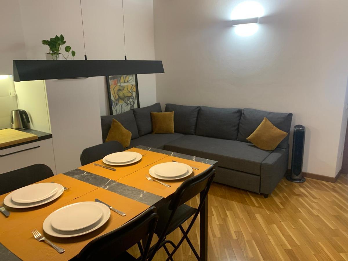 Stella Apartment Center Bergamo Bagian luar foto