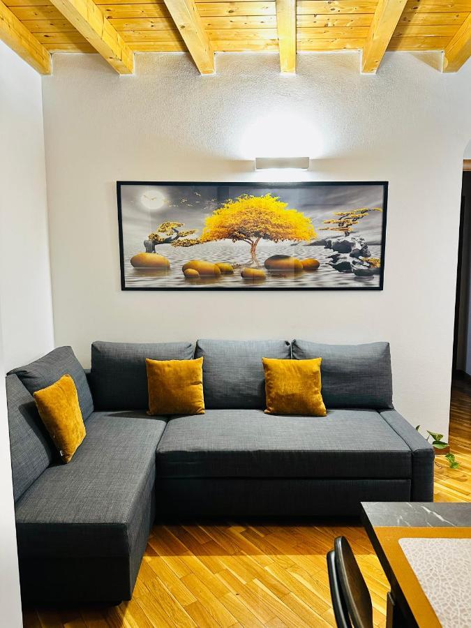 Stella Apartment Center Bergamo Bagian luar foto