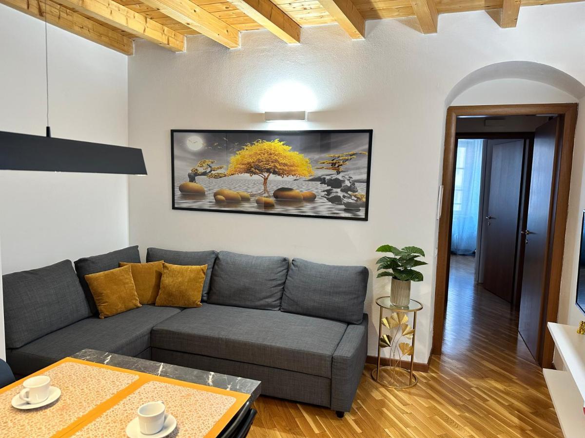 Stella Apartment Center Bergamo Bagian luar foto